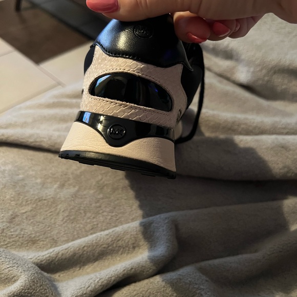 MichAel Kors Running Shoes - Picture 6 of 8